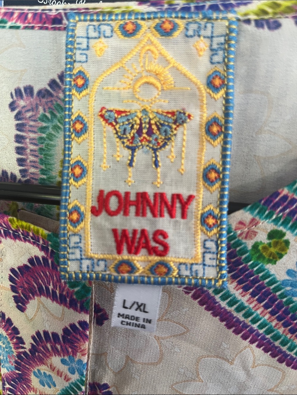 Johnny Was embroidered boho label in red and gold stitching silk - Picture 3 of 3